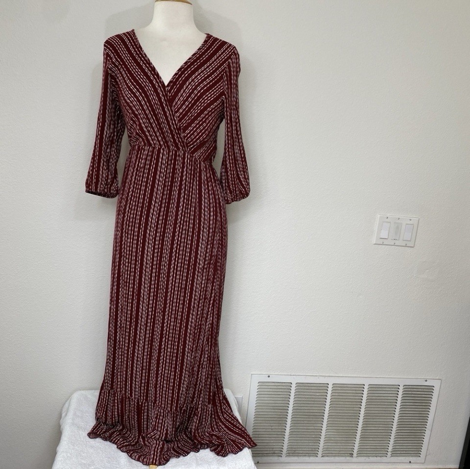 Wren & Ivory Women Maroon Faux Wrap 3/4 Sleeve Tiered Maxi Dress Size Medium EUC