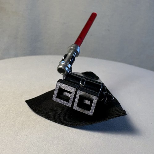 LEGO Chrome Darth Vader USED - EXCELLENT CONDITION - Picture 3 of 8