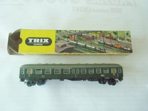 Trix Express 3385 H0 Schnellzugwagen A4üm 1.Kl. DB , Farbton grün,mit Verpackung | Zustand: Gebraucht