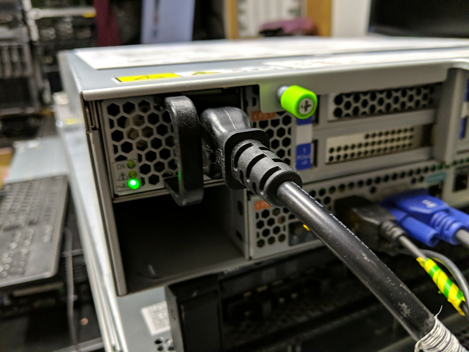 Sun Oracle Netra X3-2 / X4270 M3 2x 2.1GHz 8Core 32GB 2*300gb 9261-8i ...