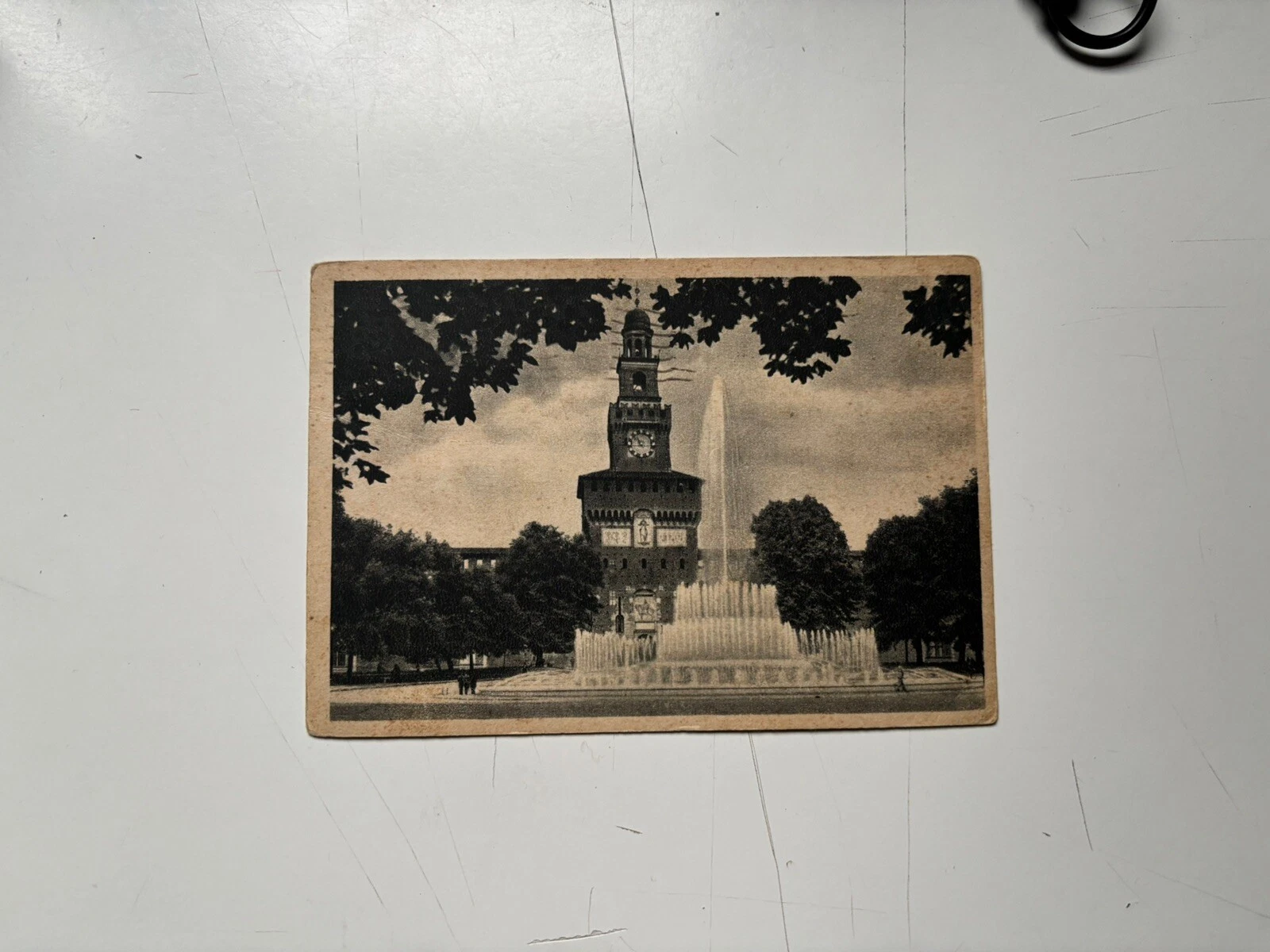 Foto 1 di 2