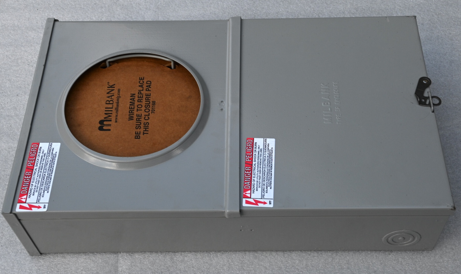 Milbank NEW Ringless Meter Socket Base Panel 3 Phase 600v UC7449-XL