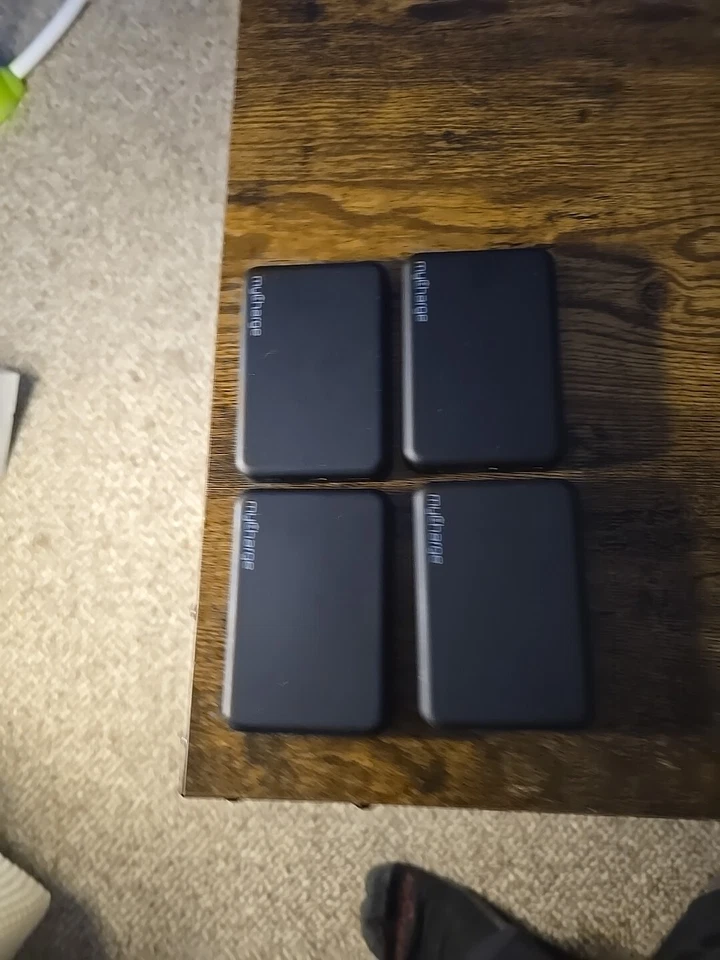 Paquete de 4 cargadores portátiles magnéticos inalámbricos myCharge 5000 mAh nunca usados Foto 2 de 3