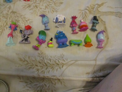 GROUP OF 12 DREAMWORKS TROLLS