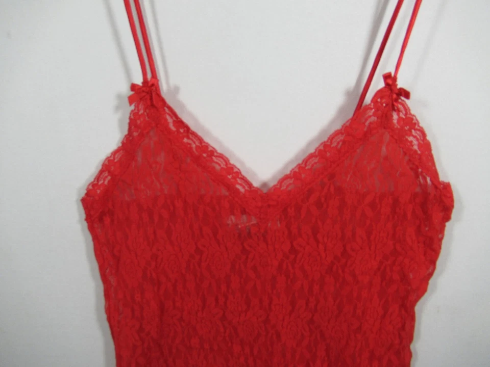 Camisón corto Morgan Taylor rojo de encaje para mujer pequeño de nailon ceñido al cuerpo lazos quimise Foto 2 de 4