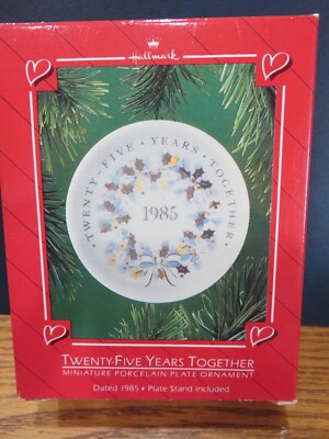 HALLMARK 25 YEARS TOGETHER PLATE ORNAMENT--1985- FREE SHIPPING - IN BOX