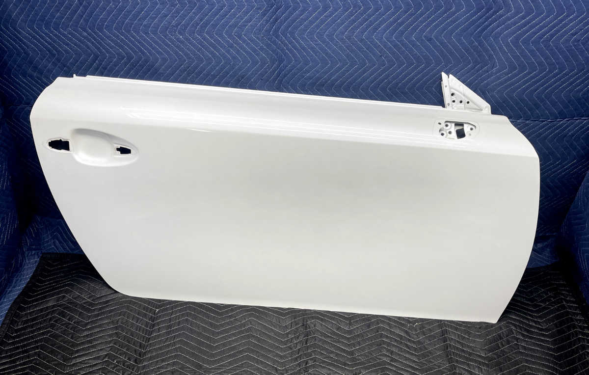 10-15 Lexus IS250C IS350C CONVERTIBLE FRONT RIGHT DOOR PANEL RH OEM 67001-53070