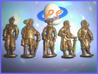 METAL FIGURINES SET - MUSKETEERS SOLDIERS BRASS 40 MM VINTAGE - KINDER SURPRISE