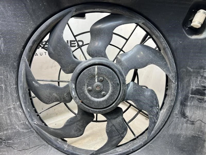 Conjunto de motor ventilador radiador izquierdo Hyundai Sonata 2011-2014 25380-3Q170 Foto 2 de 4