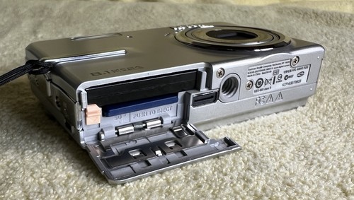 Kodak EasyShare M893 8.1MP 5x Zoom Digital Camera - Silver– Bundle - Nr Mint - - Picture 11 of 13