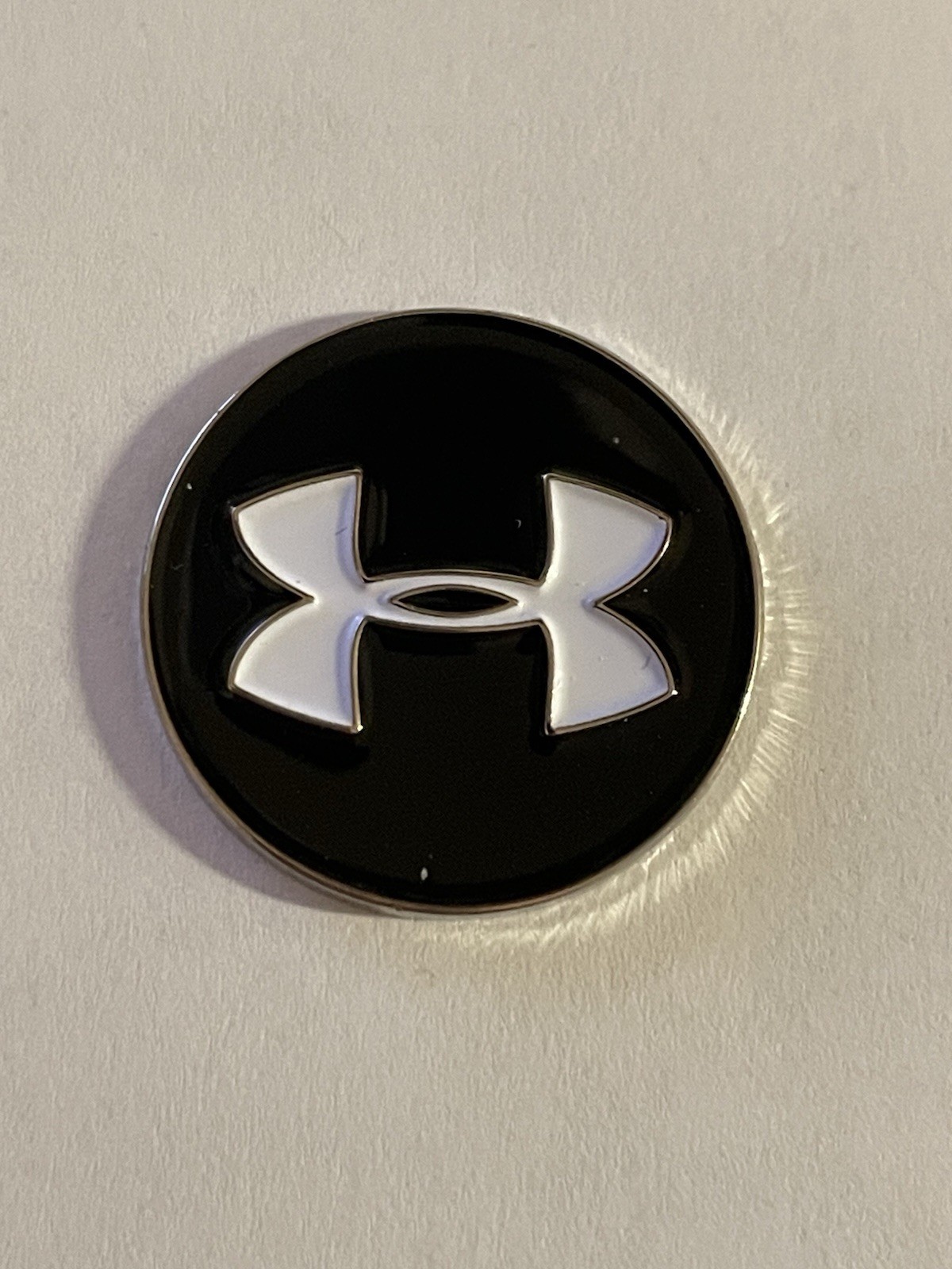 (1) Under Armour Divot Tool & 1" Coin Style Golf Marker - A Beauty!