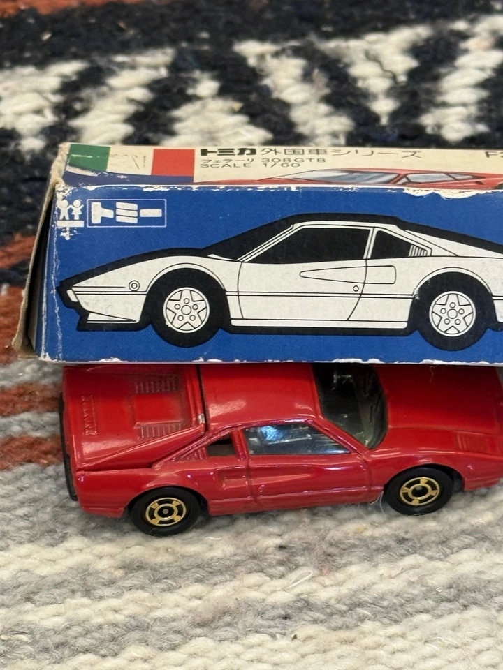 Carro vintage Tomica Ferrari 308 GTB F35 fundido fabricado no Japão 9364 - Imagem 4 de 4