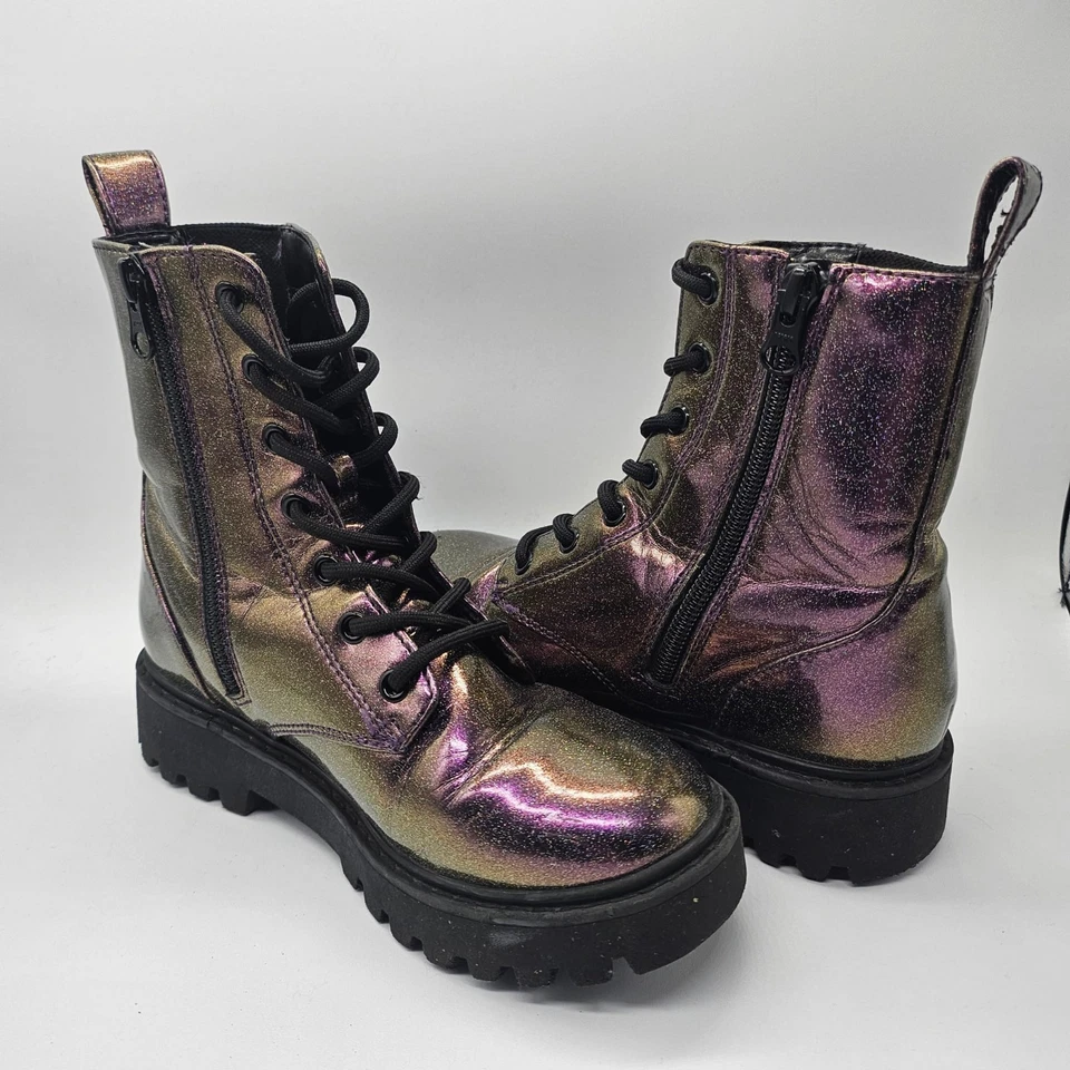 Botas de Combate Metallic Doc Look Like Y1K Años 90’s Mean Girl Vibes Foto 4 de 4