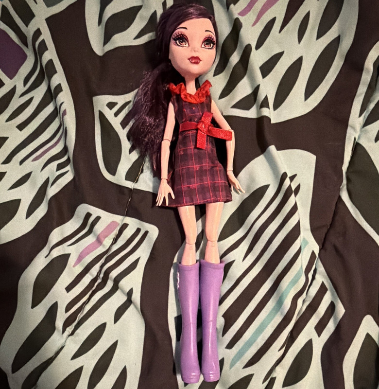 Monster High Elissabat Ghoulebrities in Londoom Doll