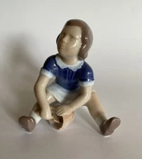 Vtg B&G Bing & Grondahl Figure of a Sitting Girl w Pail No. 2313 4in T Denmark