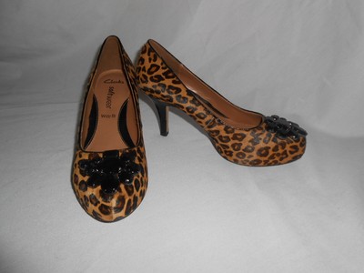 clarks wide fit court shoes