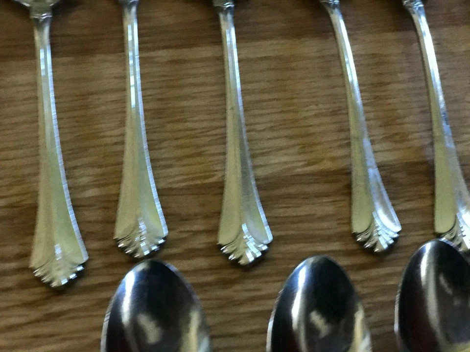 Toalha Santa Barbara prata e ouro conjunto lote de 23 brilhantes 18/8 Coreia  - Imagem 3 de 4