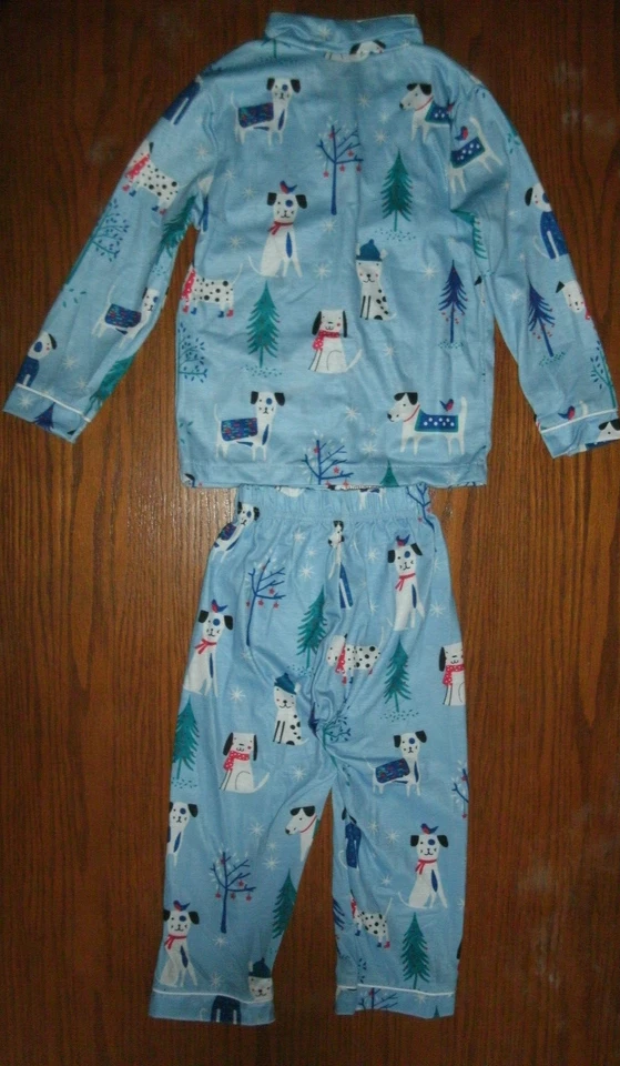 NUEVO Pijama Niños Talla 4 Invierno Perros con Suéteres Estampado en Azul 2 piezas Conjunto Pantalones y Top Foto 2 de 4