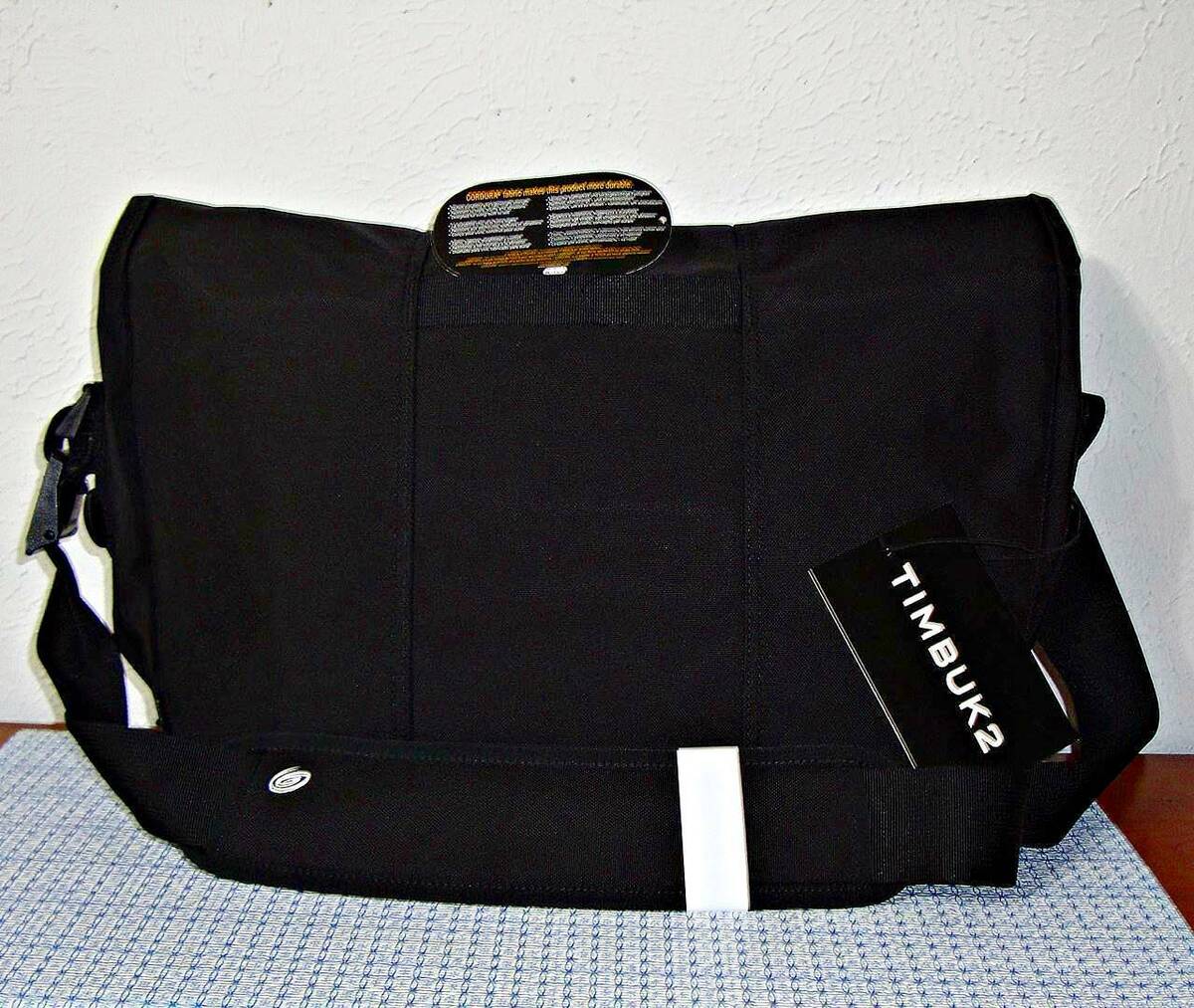 NEW】TIMBUK2 CLASSIC MESSENGER BAG CARRYING CASE - BLACK NEW】TIMBUK2 CLASSIC MESSENGER BAG CARRYING CASE - BLACK