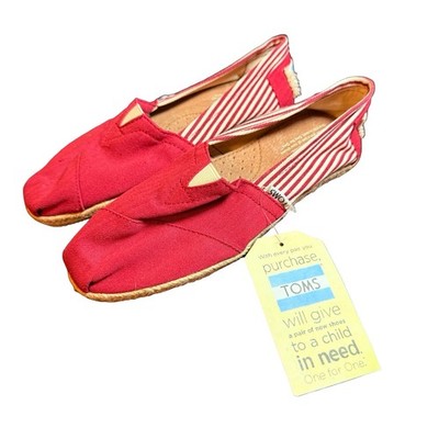 TOMS Women Classics University Red Striped Canvas Slip On Shoes 8.5 Patriotic