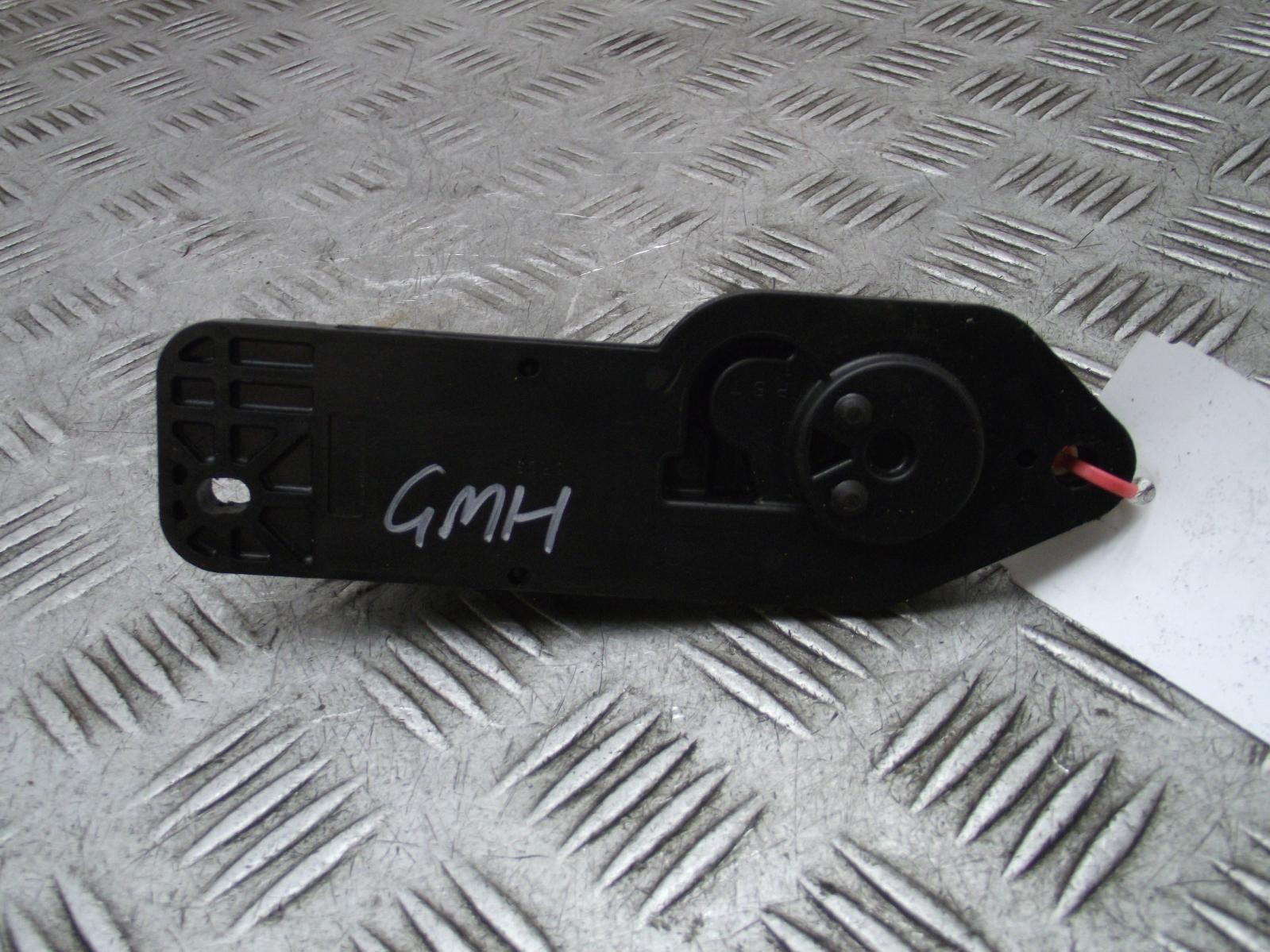 Nissan Elgrand Right Offside Rear Door Lock 2 Pin Plug Mk2 E51 2002-2009R