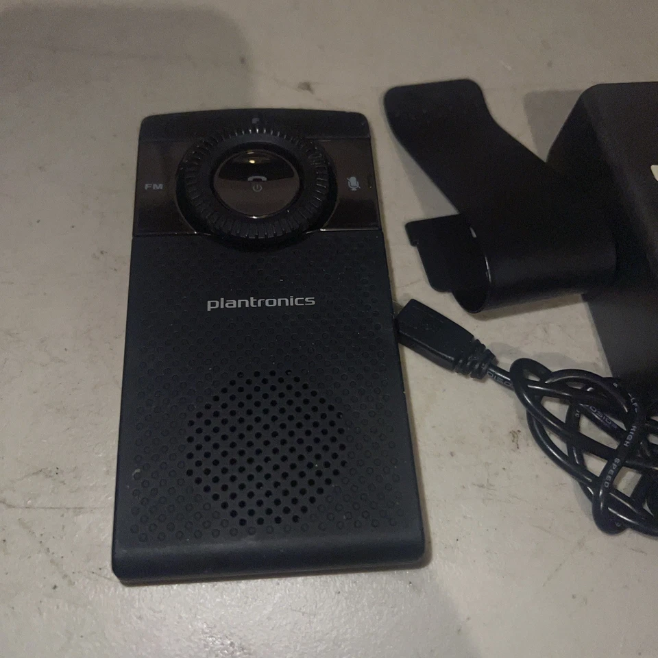 Plantronics K100 Bluetooth In-Car Speakerphone including charger  - Image 2 of 3