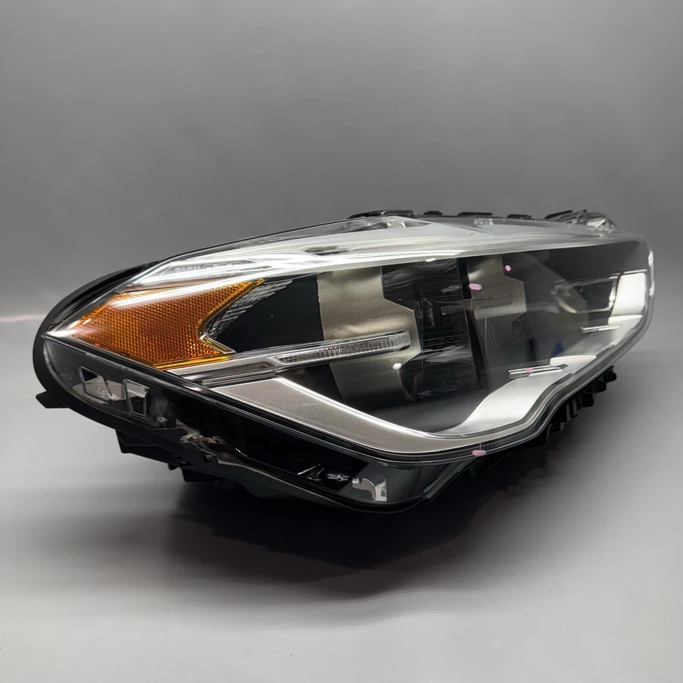 BMW X1 HEADLIGHT RIGHT PASSENGER 2016 2017 2018 2019 LED OEM 63117193712 - Imagem 2 de 4
