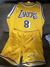 KOBE BRYANT LOS ANGELES LAKERS VINTAGE CHAMPION JERSEY/SHORTS SIZE XL 48/M 32-34