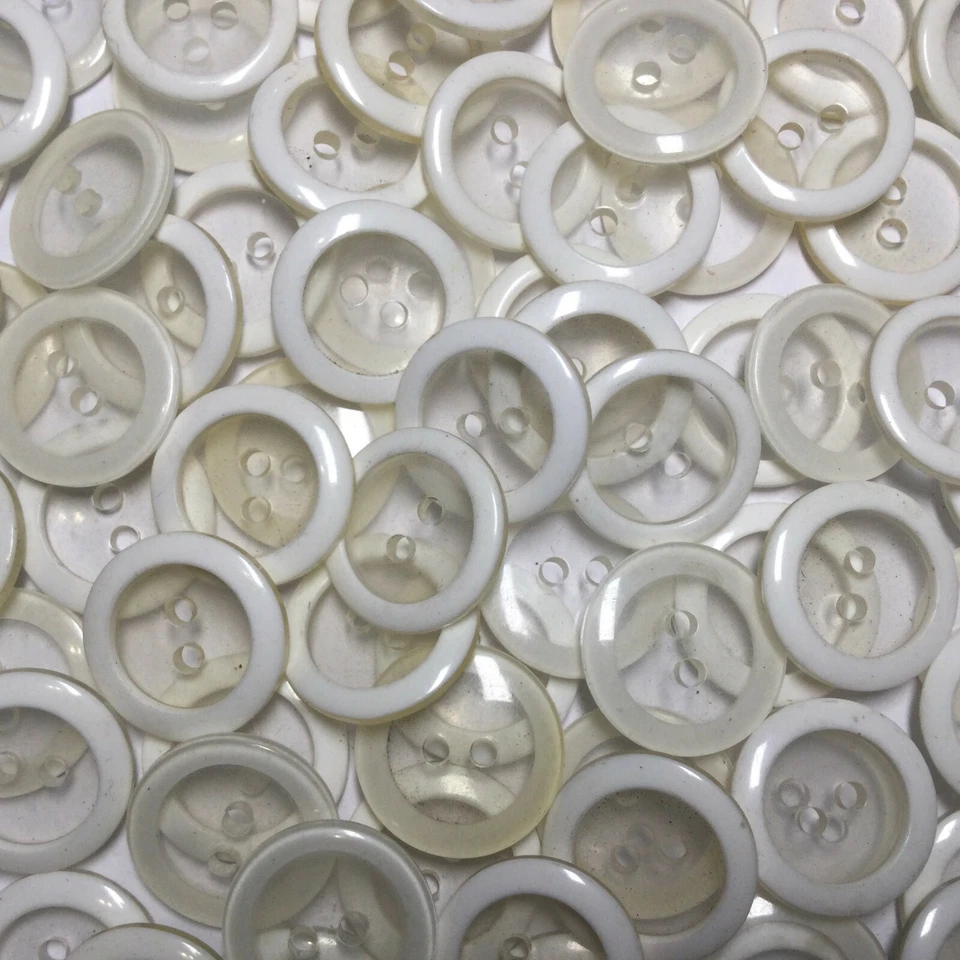 Borde Anillo Transparente/Blanco Poli Botón Años 60 15mm-5/8", 18mm-11/16" 2 Agujeros Foto 2 de 4