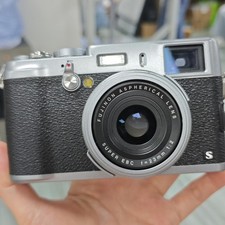 Fujifilm X100S 16.3MP APS-C 23mm F2 Compact Digital Camera Point & Shoot 95%New