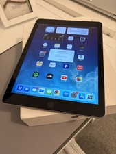 Apple iPad 6th Generation (2018) tablet, 32GB, WiFi + 4G