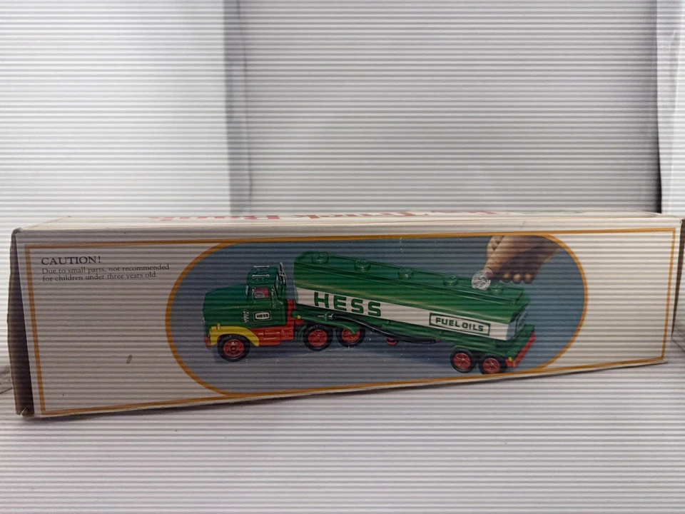 Camión de juguete HESS 1984 RARO BANCO petrolero de combustible sin usar, en caja nuevo en caja original Foto 4 de 4