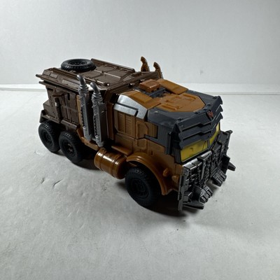 Transformers RotB Bumblebee Smash Changer Scourge Figure Hasbro F3929 2022