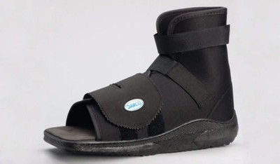 Slimline Cast Boot Black Square-Toe Adult Small