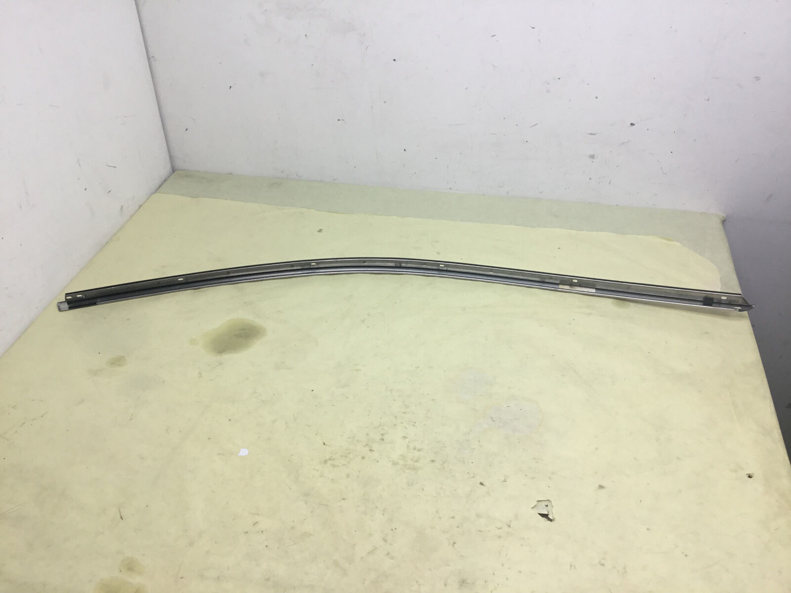 Bentley Flying Spur W12 Front Left Door Upper Window Chrome Molding Trim 13-18:Y
