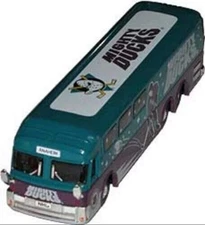 NHL Hockey Motor Coach Diecast Team Bus W/ Stand 1:64 Anaheim Mighty Ducks