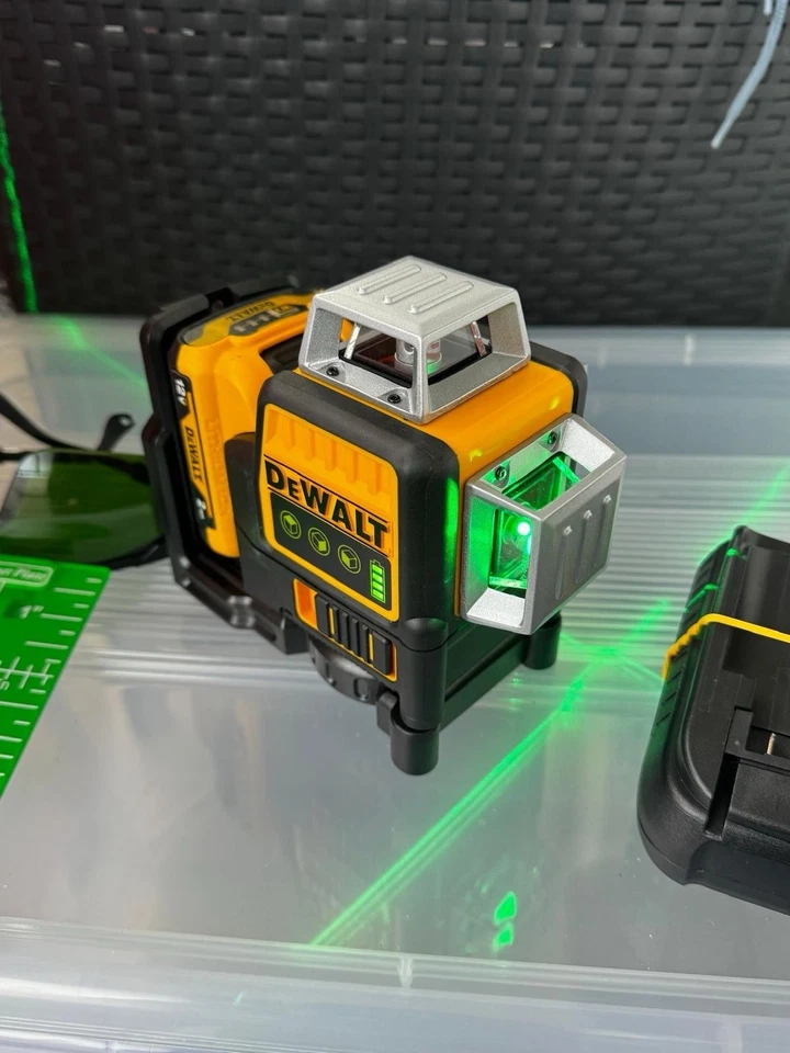 DEWALT Kreuzlinienlaser 3x360 Grad Multilinienlaser mit Akku und Ladegerät - Bild 3 von 3