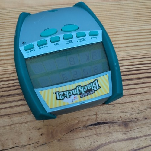 Radica Big Screen Blackjack 21 Electronic Handheld Game 2005 Tested & Works - Picture 4 of 9