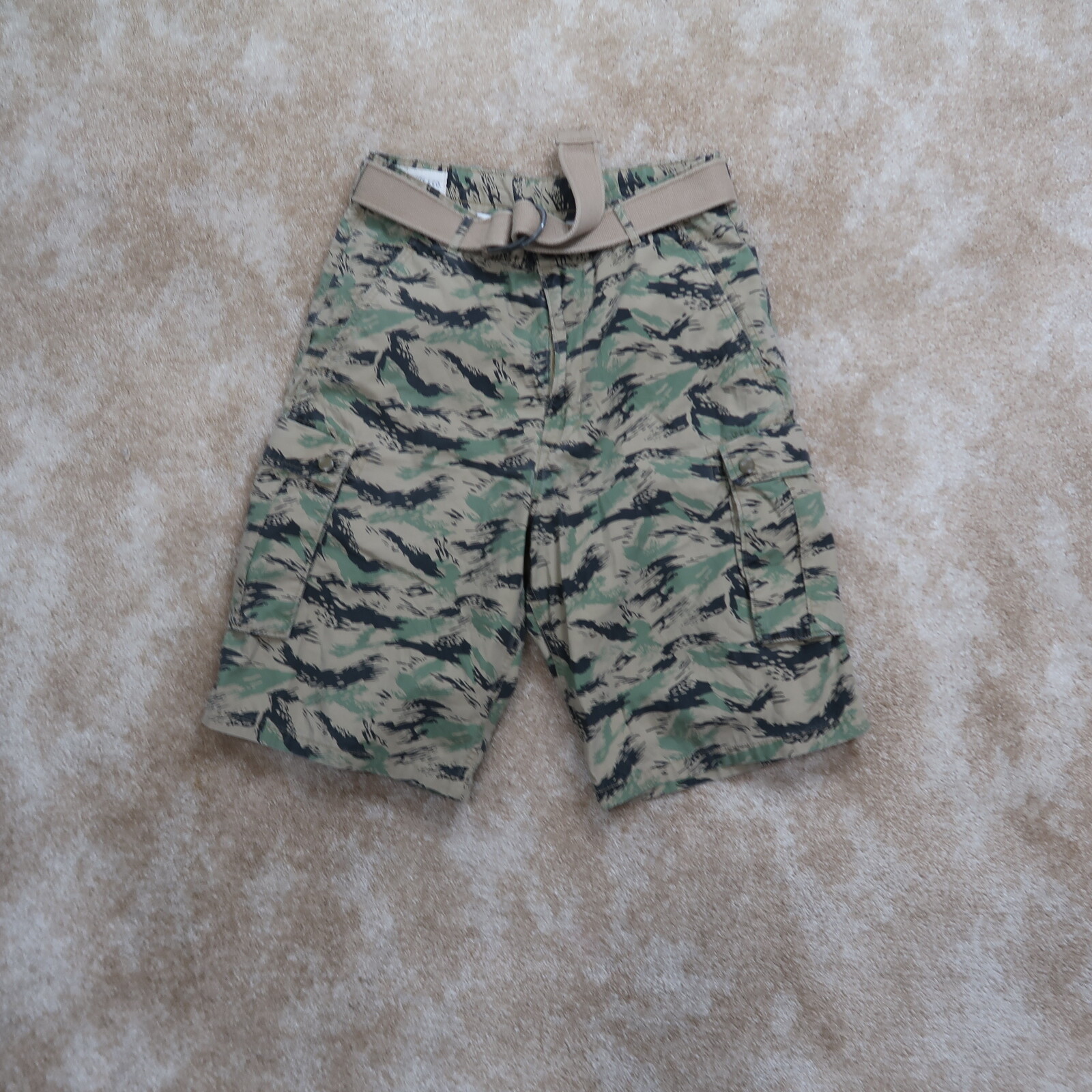 Levi’s Cargo Shorts Green Camouflage Men's Size 32 Gem