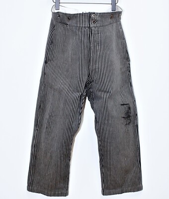French Vintage 1930/40s buckle back striped cotton piqué French Vintage 1930/40s buckle back striped cotton piqué
