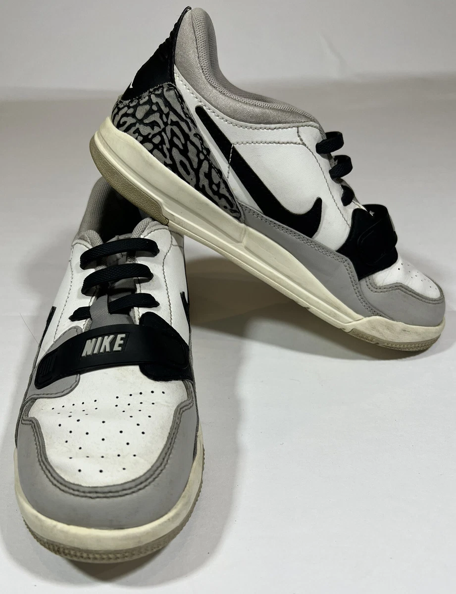 Nike boys deals casual shoes