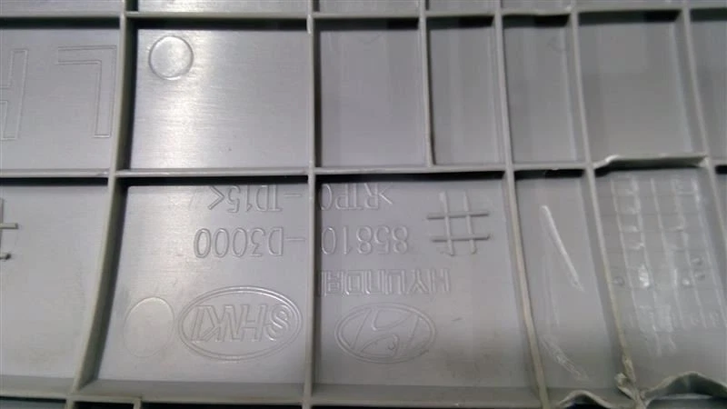 HYUNDAI TUCSON 2015-2018 MONTAJE DE MOLDURA - PILAR DELANTERO LH 85810-D3000-TTX Foto 4 de 4