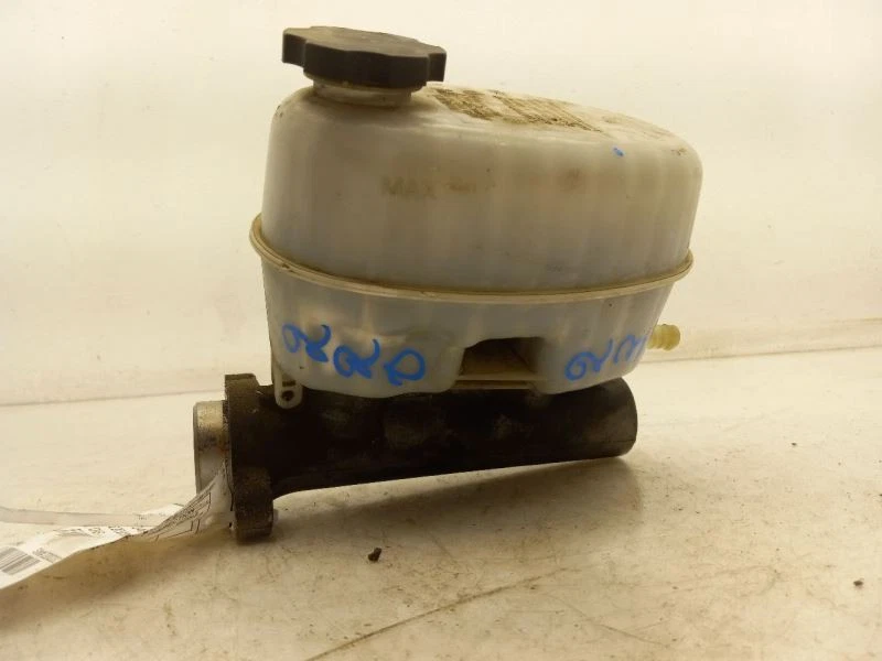 Cilindro maestro de freno frenos de asistencia hidráulica 03-06 AVALANCHE 1500 19209199 Foto 3 de 4