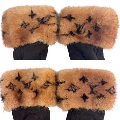 LOUIS VUITTON LV Monogram Logo Mink Suede Gloves Brown Vintage