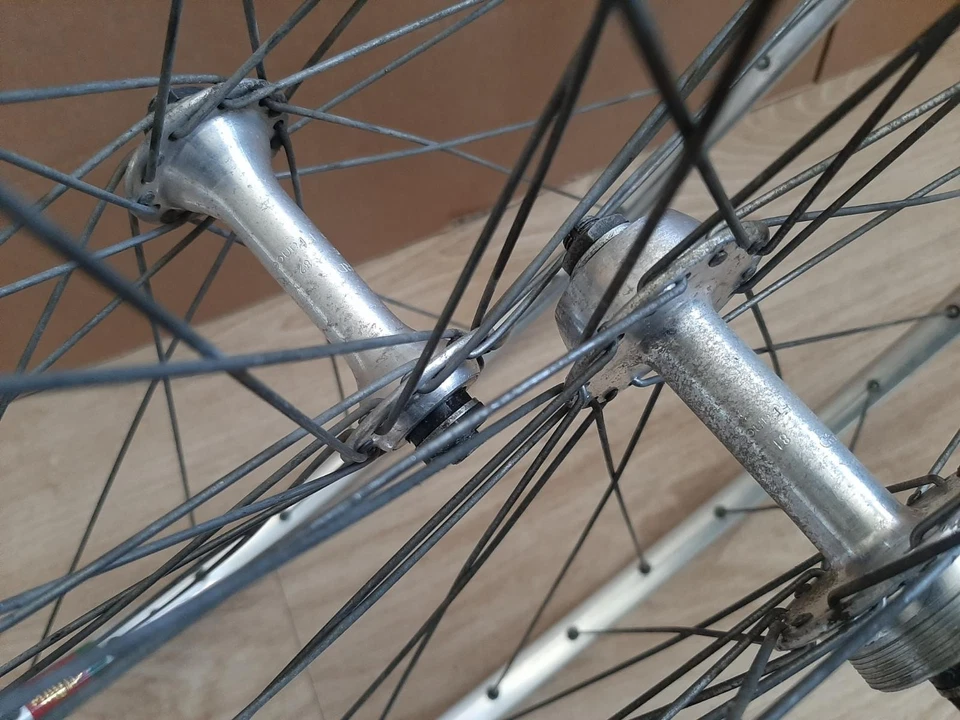 2 Roues MAVIC module E 700c hub maillard VELO DE ROUTE CLINCHER rims 126mm D11 - Photo 2/4