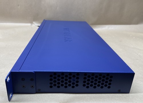 NETGEAR GS724TPv2 ProSAFE 24-port Gigabit PoE+ Smart Managed Switch with 2 SFP - Picture 2 of 5