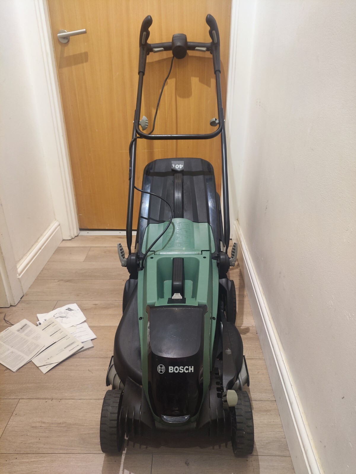 bosch-easy-rotak-36-550-cordless-lawnmower-2x-2-0a-batteries-charger