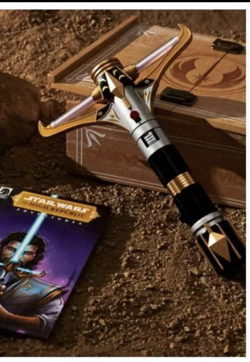 Don't Miss This New Exclusive Lightsaber Hilt in Disneyland!