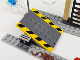 LEGO Spider-Man 2: Spider-Man's Street Chase 4853, Near Complete w/Manual