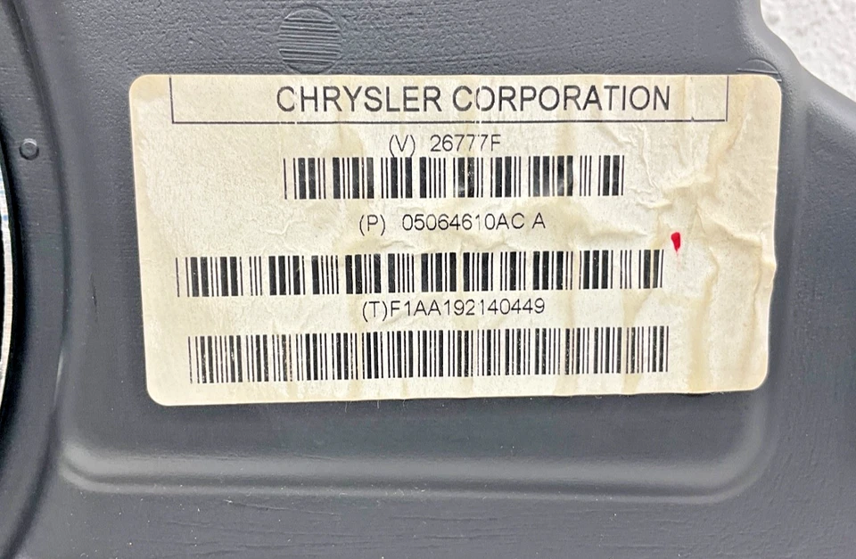 Jeep Grand Cherokee WK 2015 altavoz subwoofer maletero trasero 05064610A OEM Foto 3 de 4